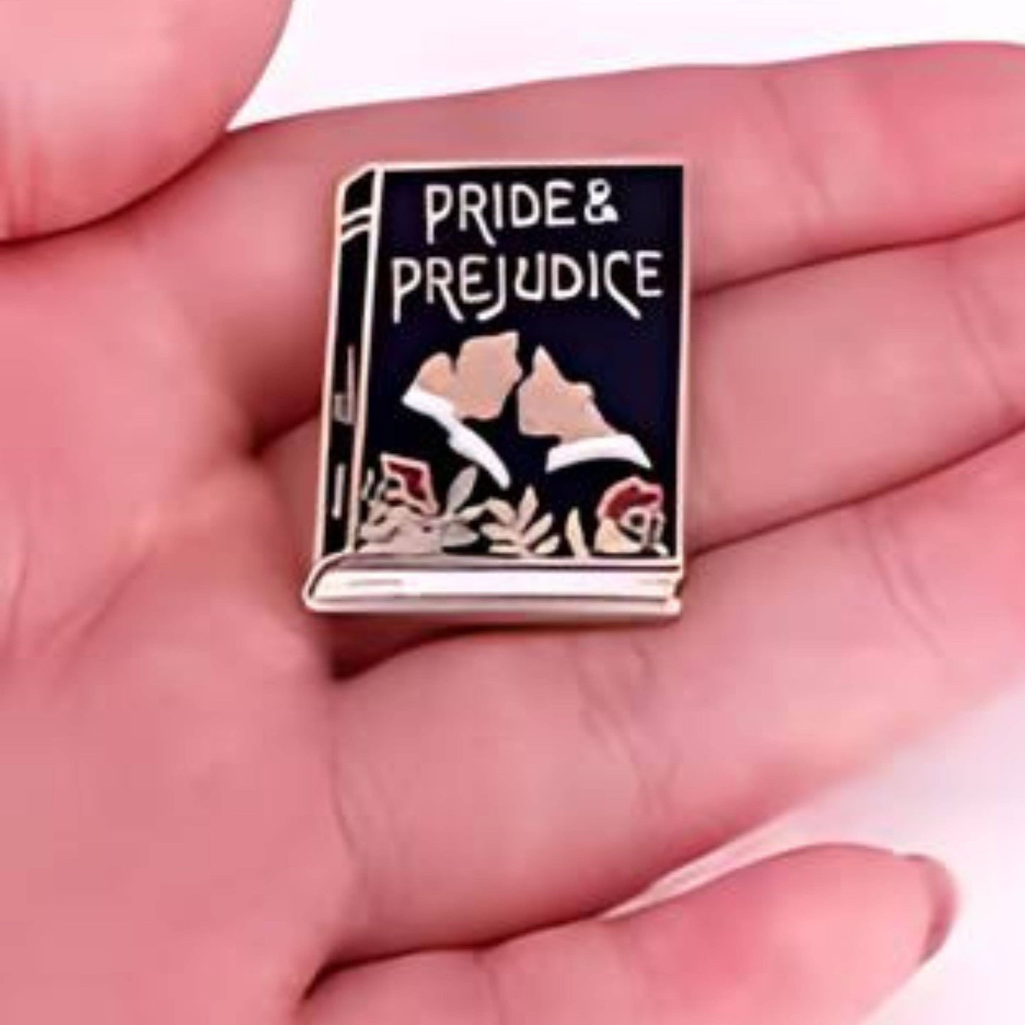 Magnifique Hearts - Pride and Prejudice Book Cover Enamel Pin Literature Lovers