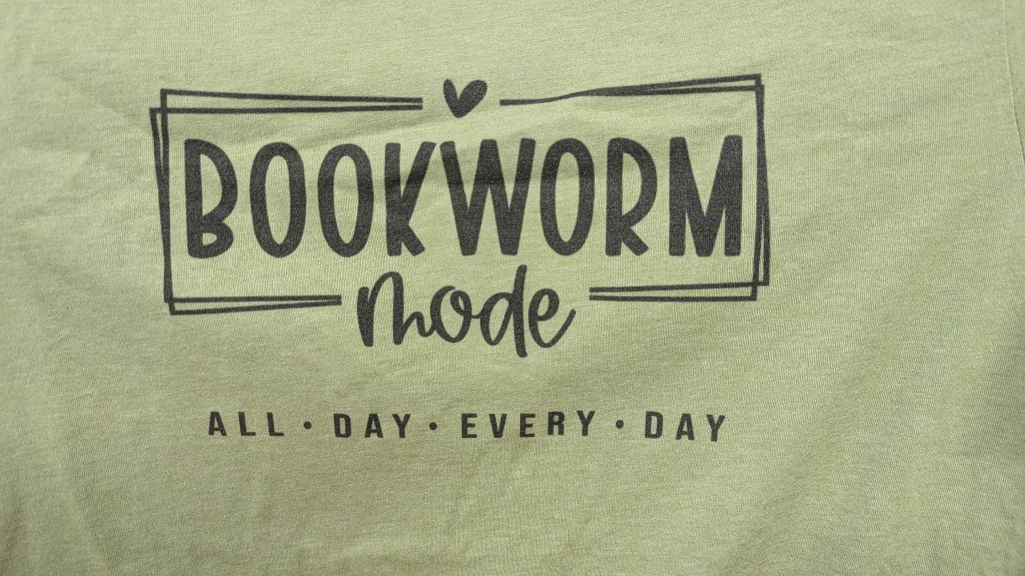 Short Sleeve T-Shirt "Bookworm Mode"