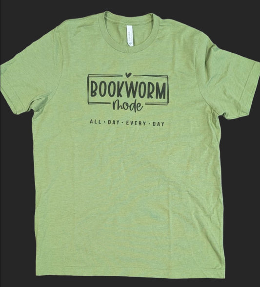 Short Sleeve T-Shirt "Bookworm Mode"