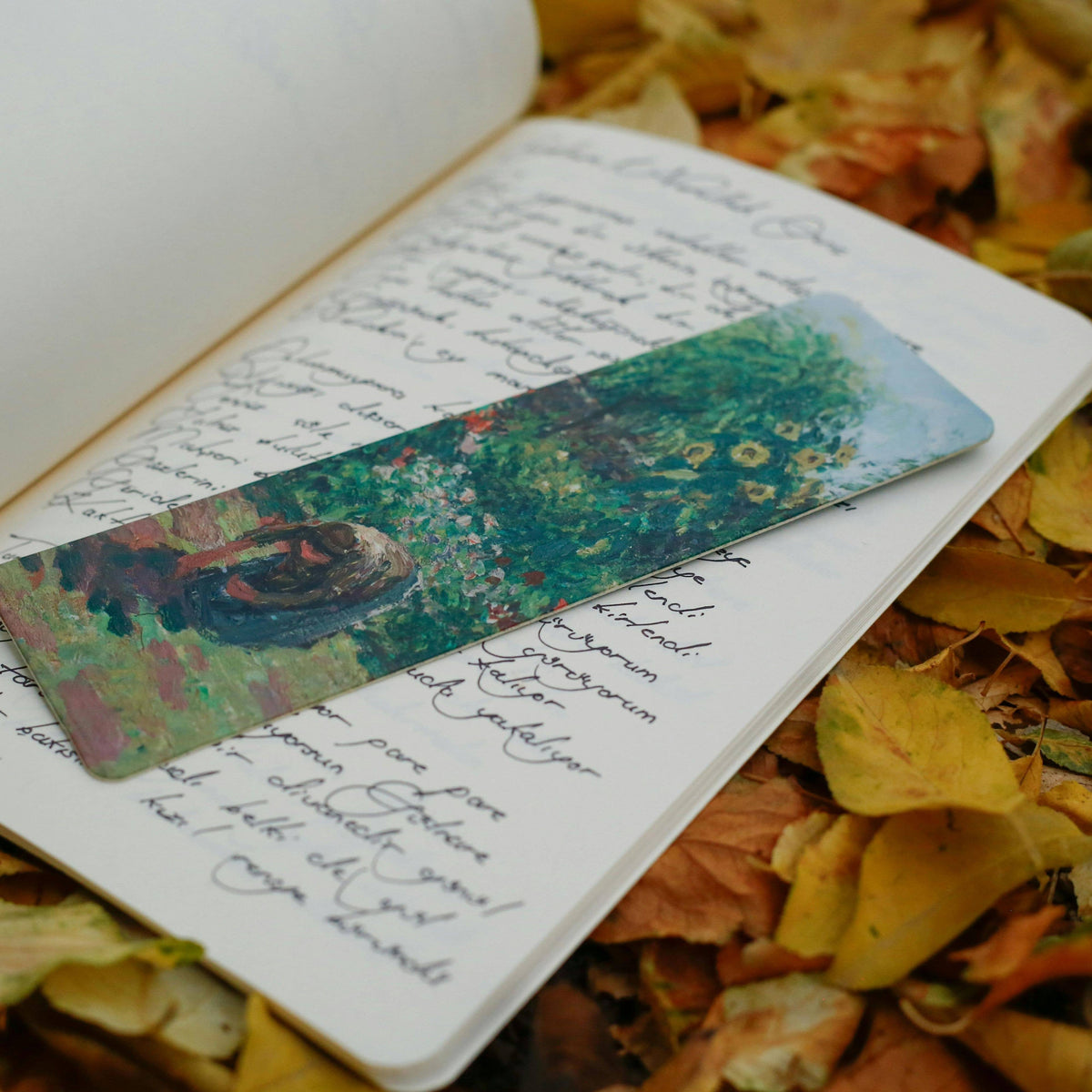 Magnifique Hearts - Random Surprise Bookmarks
