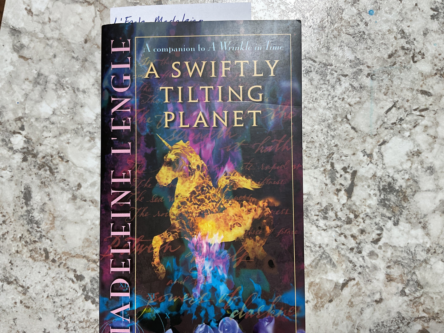 A Swiftly Tilting Planet (The Time Quartet)