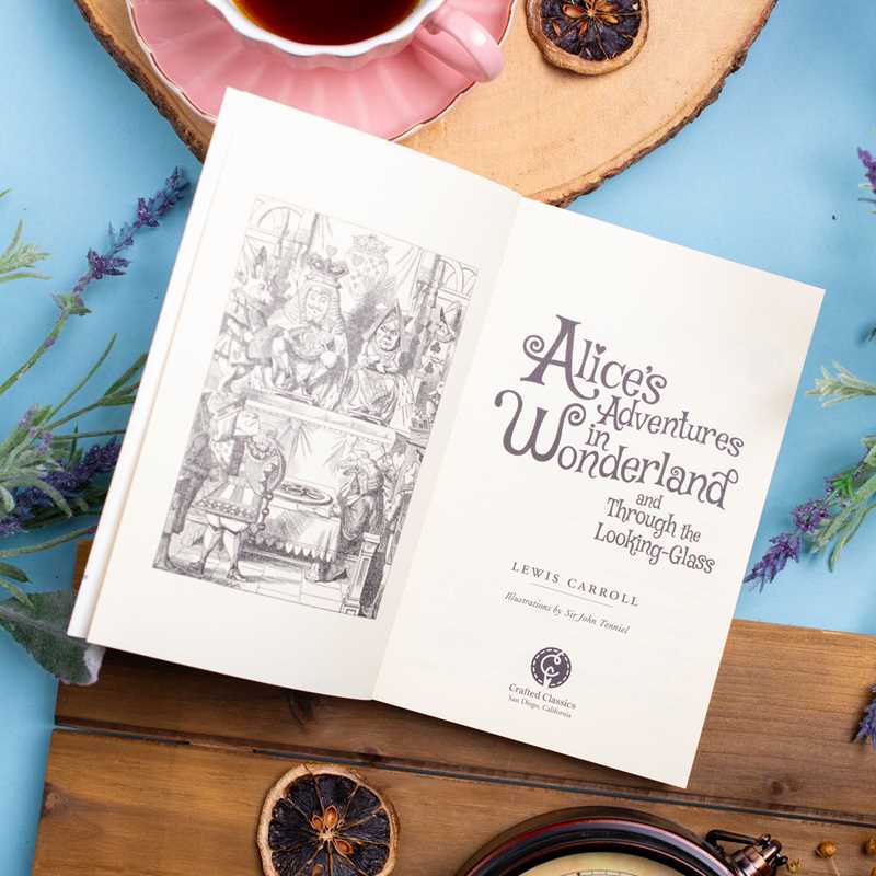 Simon & Schuster - Alice's Adventures in Wonderland and Through the Looking-Glass (Keepsake Edition) by Lewis Carroll