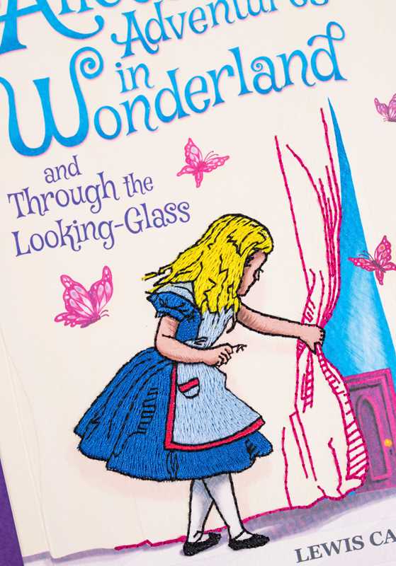 Simon & Schuster - Alice's Adventures in Wonderland and Through the Looking-Glass (Keepsake Edition) by Lewis Carroll