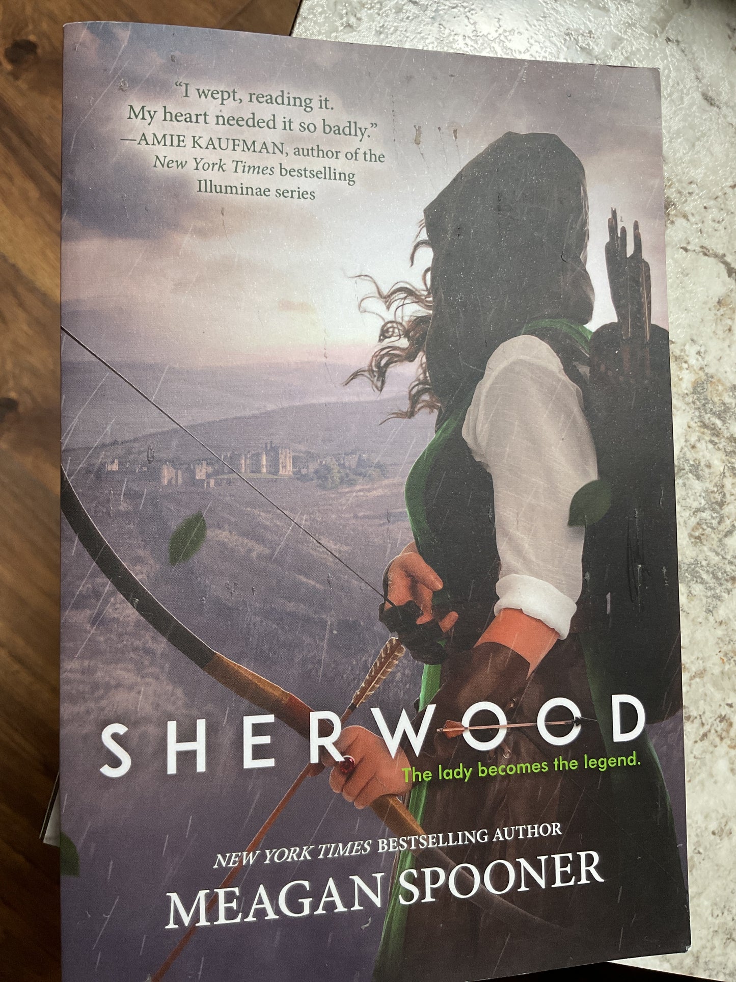 Sherwood: Maid Marian Becomes Robin Hood―A Fierce Feminist Fairy Tale Retelling and YA Fantasy