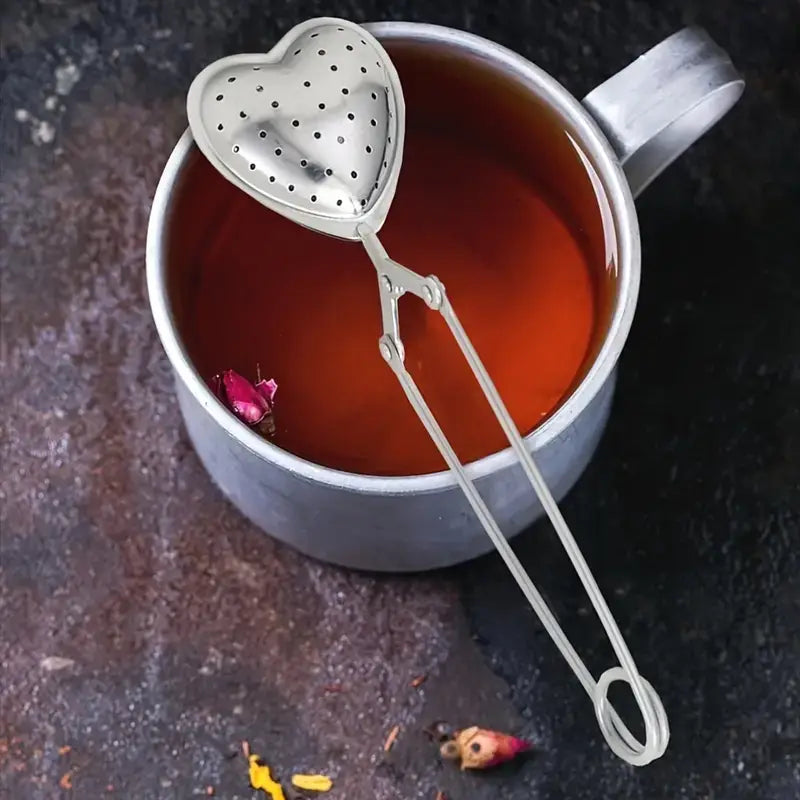 Magnifique Hearts - Stylish Heart-Shaped Stainless Steel Tea Infuser, Brewing