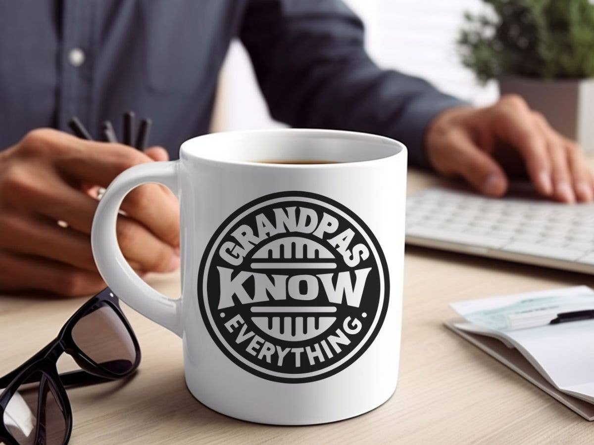 Sister Ray - Grandpas Know Everything Father's Day 11 oz Coffee Mug