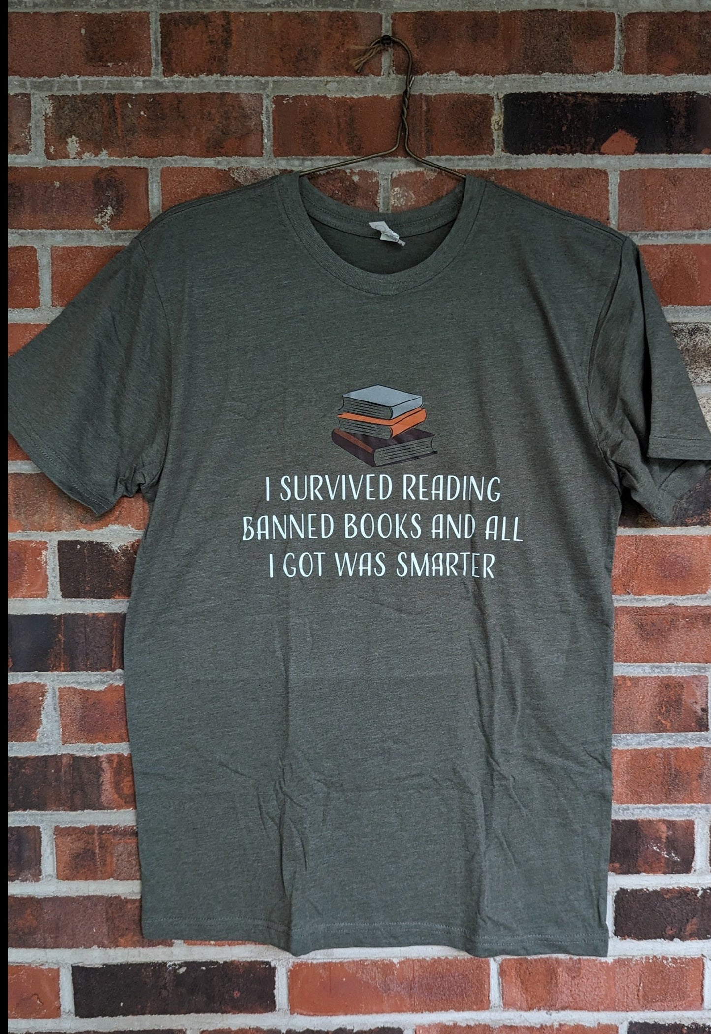 Short Sleeve T-Shirt "I Survived Reading...