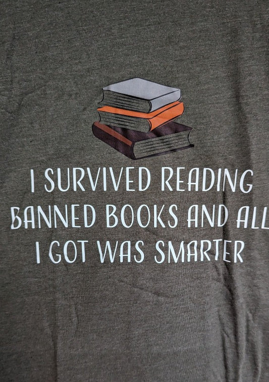 Short Sleeve T-Shirt "I Survived Reading...